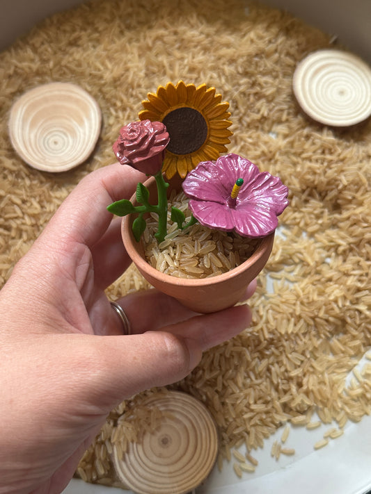 Planting Ideas flower garden pour & play Sensory kit