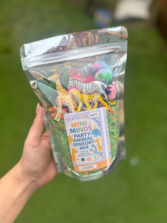Party animal safari animals pour & play sensory kit