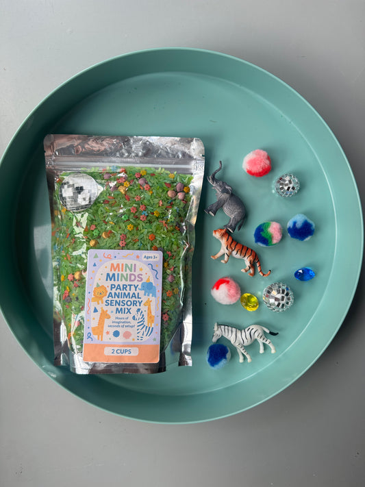 Party animal safari animals pour & play sensory kit