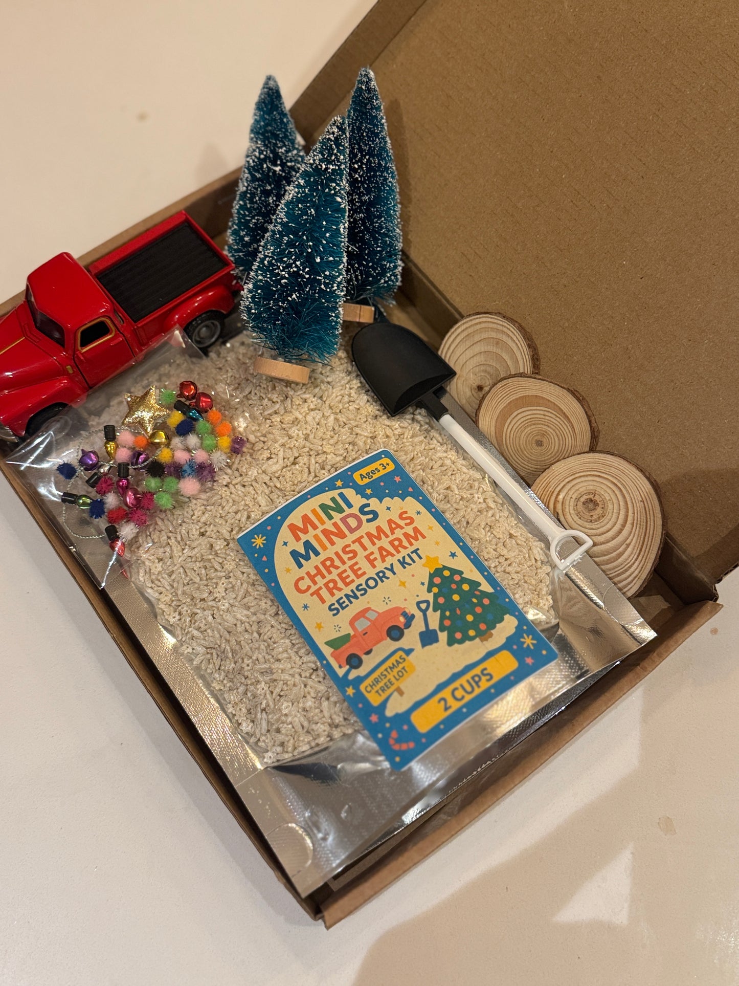 Christmas tree farm pour & play sensory kit