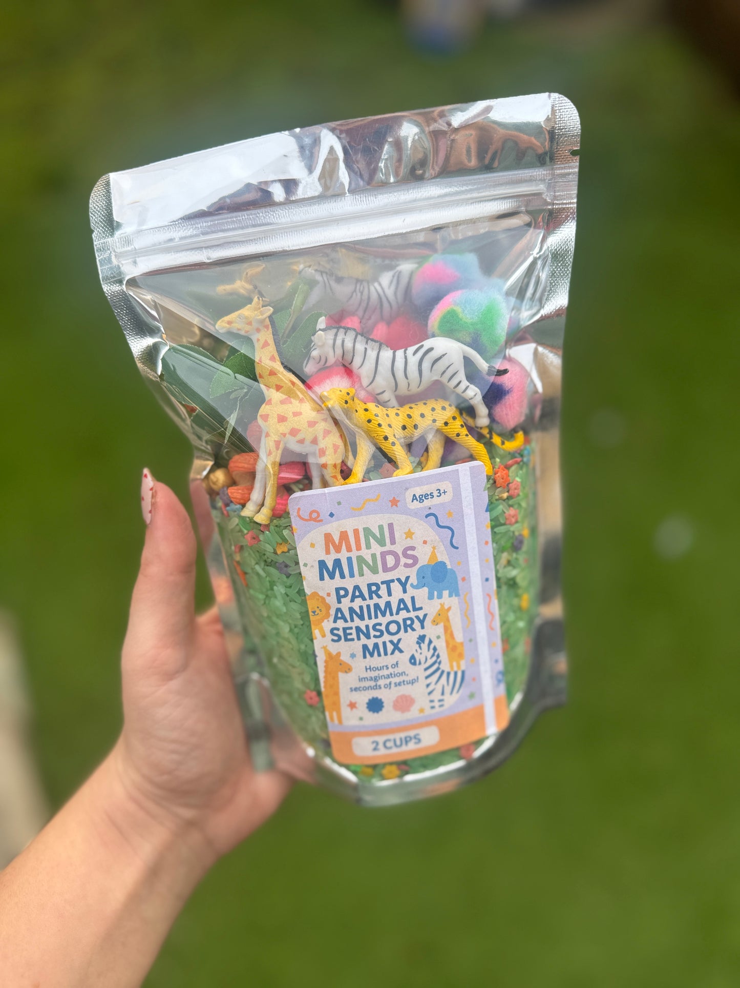 Party animal safari animals pour & play sensory kit