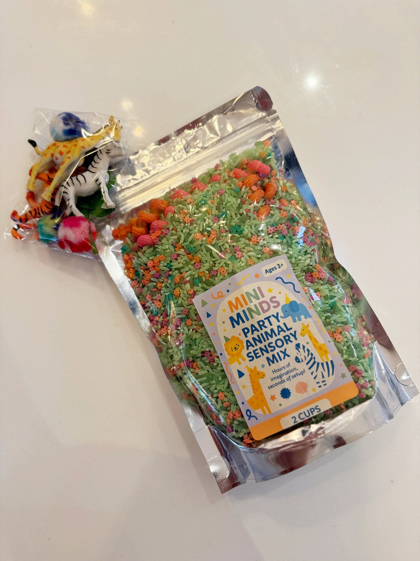 Party animal safari animals pour & play sensory kit