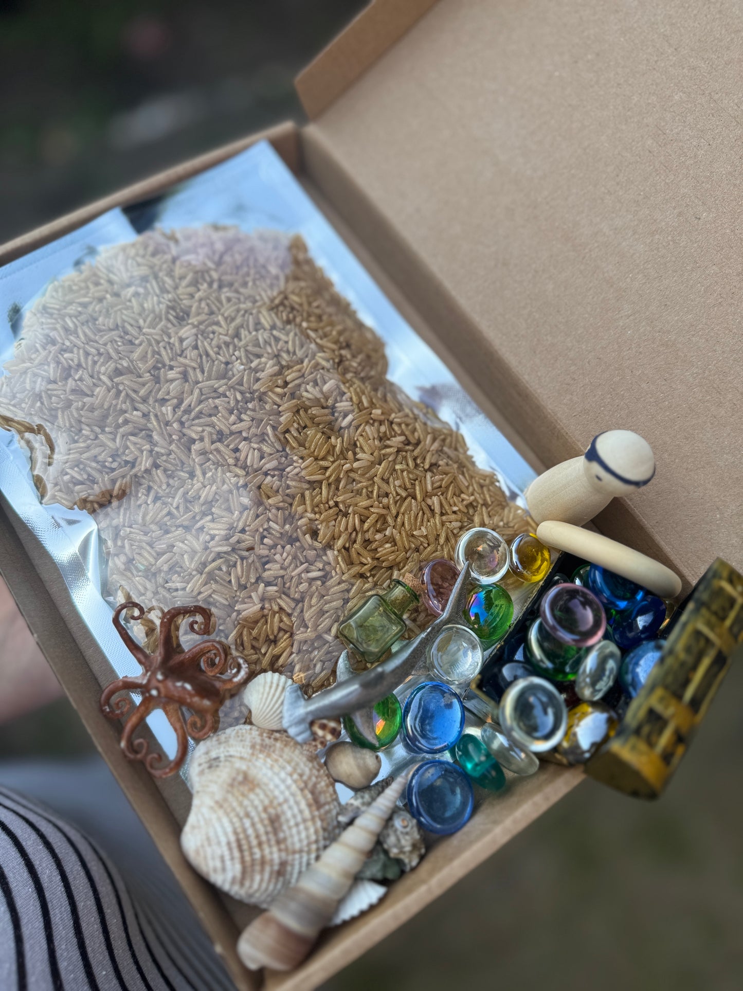 Buried wonders Pirate treasure  pour & play sensory kit