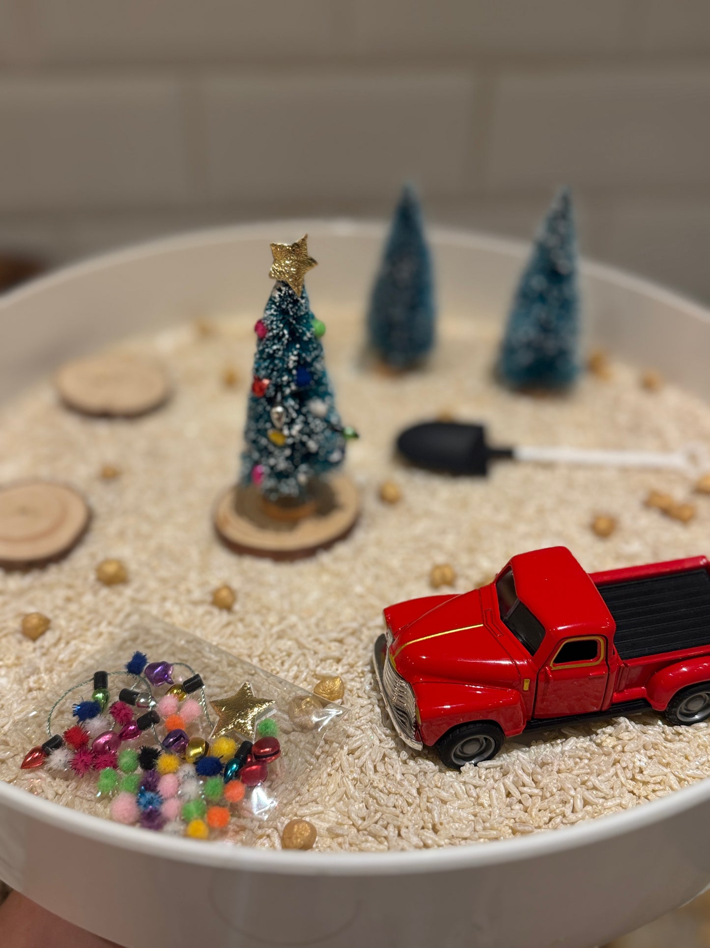 Christmas tree farm pour & play sensory kit