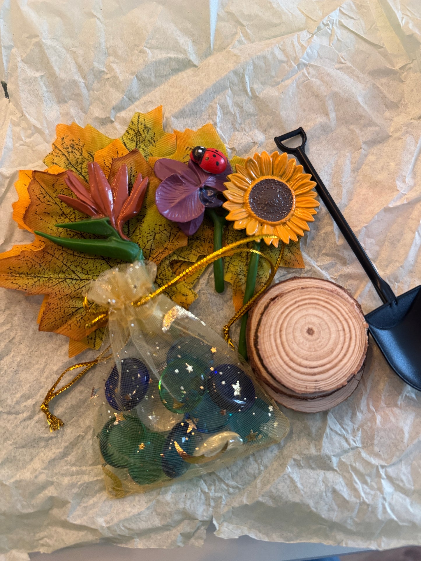 Planting Ideas flower garden pour & play Sensory kit