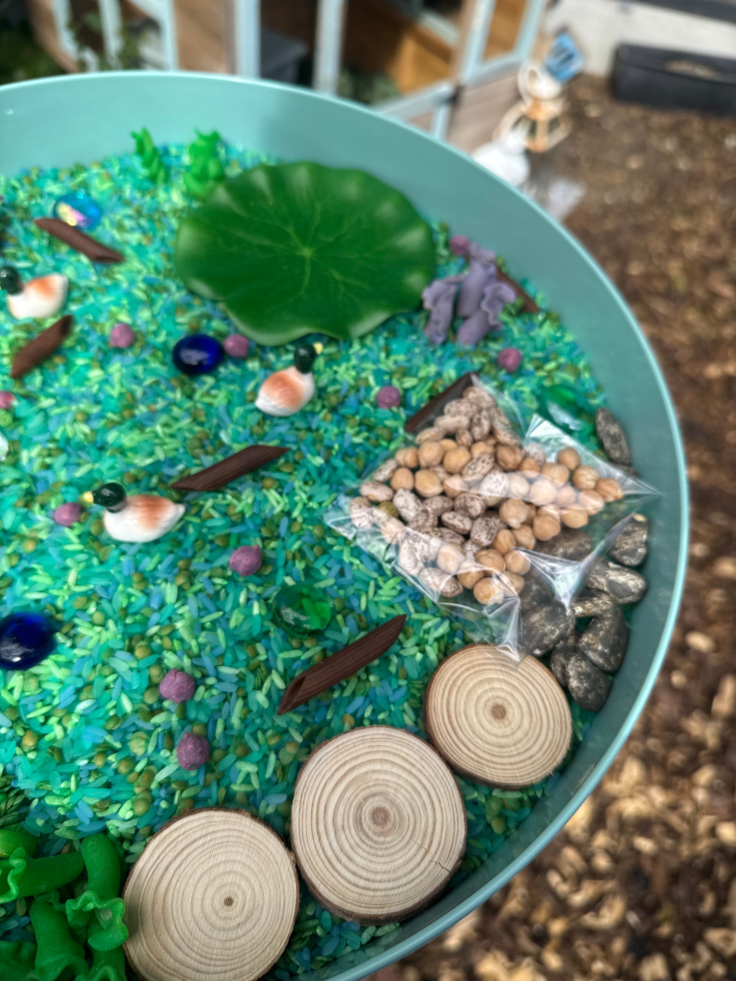 Duck feeding pour and play tuff tray kit