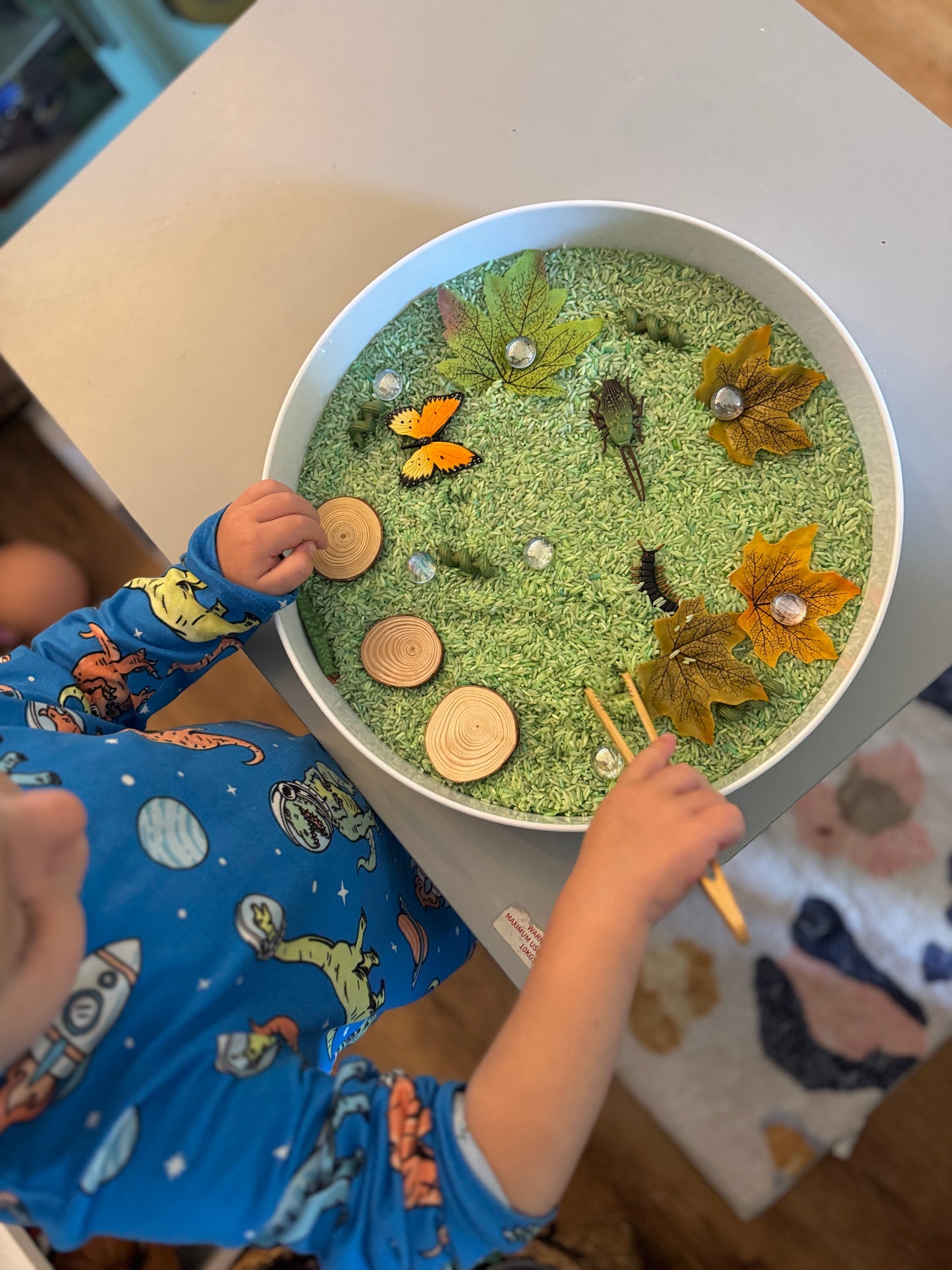 Mini minds sensory play tray (33cm)