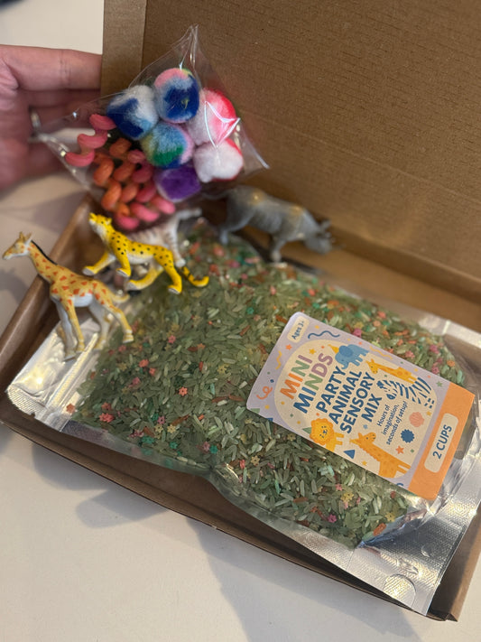 Party animal safari animals pour & play sensory kit